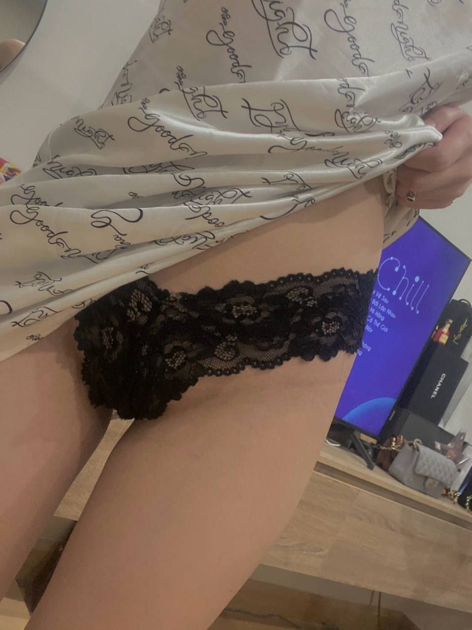 VENX-170,VENX-170 "Bạn thích thú điều gì khi bị ướt?" Hãy lấy đi tinh dịch của dì và chú Oishi Saki.